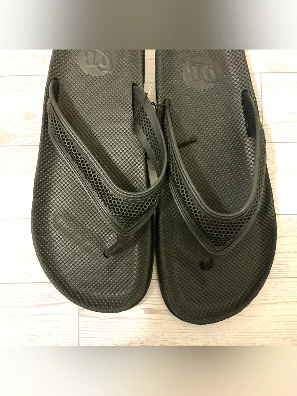 Men's Black Casual Flip-Flops with Textured Footbed